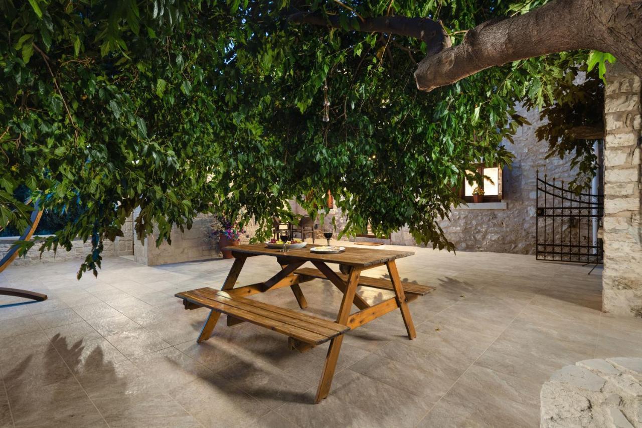 Pagonas Traditional House Mourion  Luaran gambar
